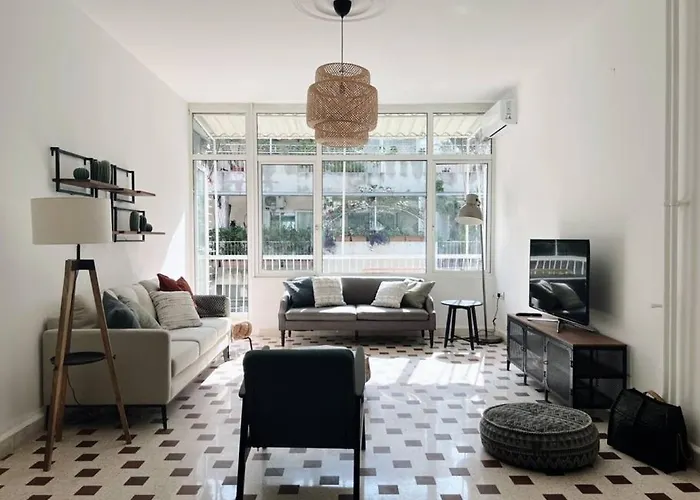 Sunny Eclectic 3Br House In Gemmayze